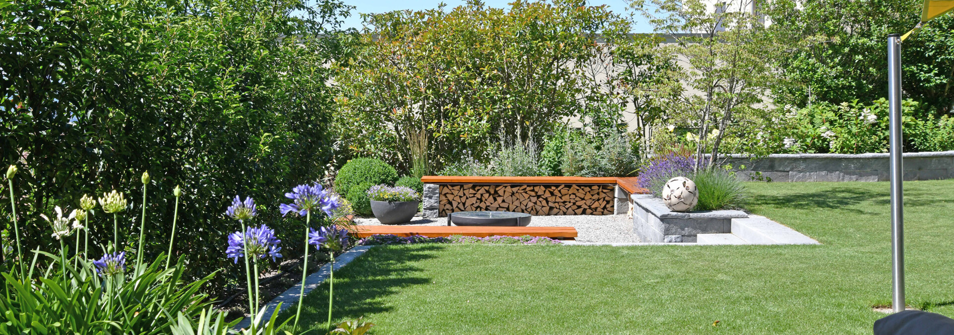 Sitzplatz mit Grillplatz