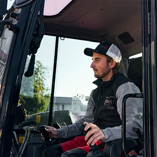 Erster Einsatz unseres neuen 8-Tonnen Kubota-Baggers von Hutter 