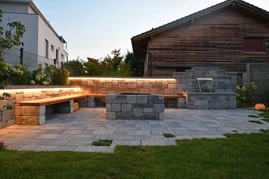 Beleuchtete Feuerstelle